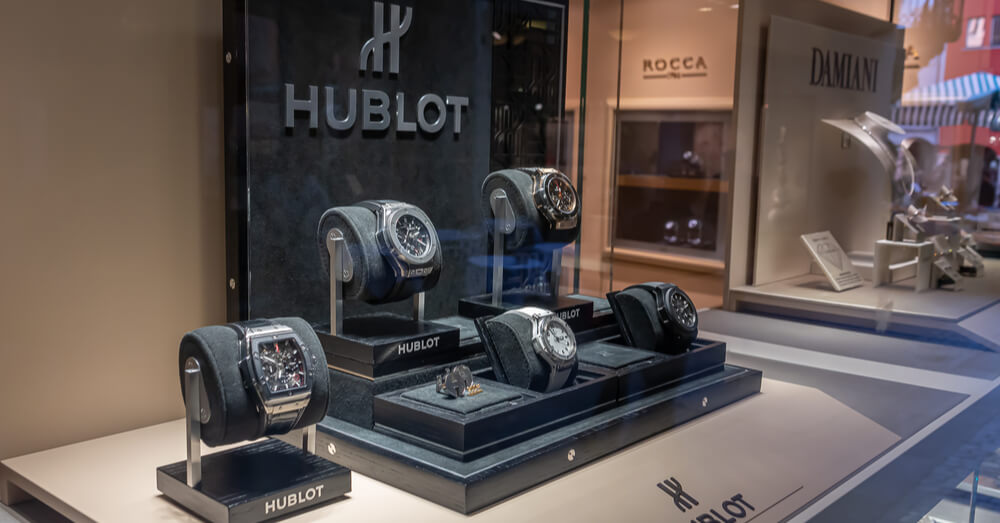 Luxusuhren von Hublot im Schaufenster eines Geschäfts